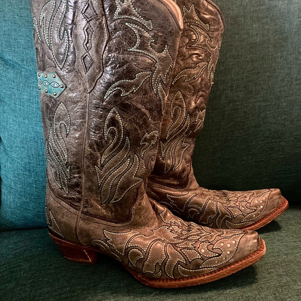 Embroidered Corral Vintage Western Cowboy Boots